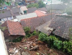 Longsor di Pangalengan, Tiga Rumah Rusak, Kerugian Materi Sekira Rp150 Juta