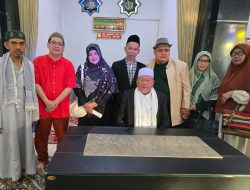 Wagub Jabar Beri Hadiah Enam Penerima Tahajud Award 2025
