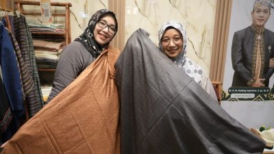 7 UKM Perempuan Kab Bandung Jadi Peserta Inacraft 2026, Emma Dety Kenalkan Batik Kina