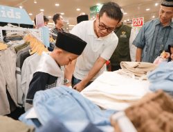 Bupati Kang DS Ajak Ratusan Anak Yatim Belanja Keperluan Lebaran